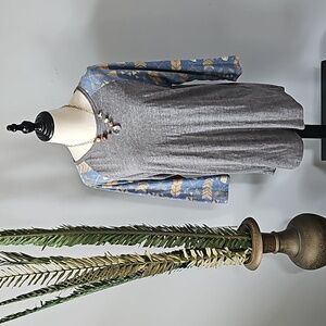 LuLaRoe Randy Gray Body with Blue and Gold Arrow 3/4 Length Sleeves Baseball Tee